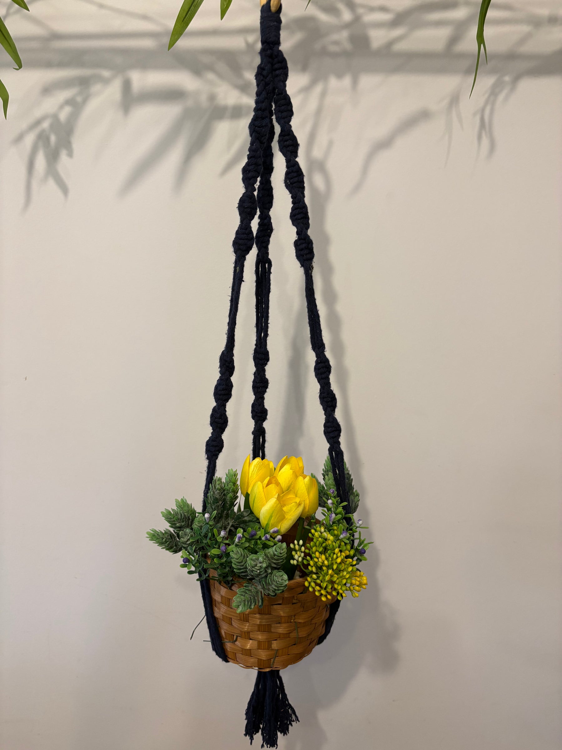 Macramê Porta Vaso Azul Marinho - 88cm x 5cm