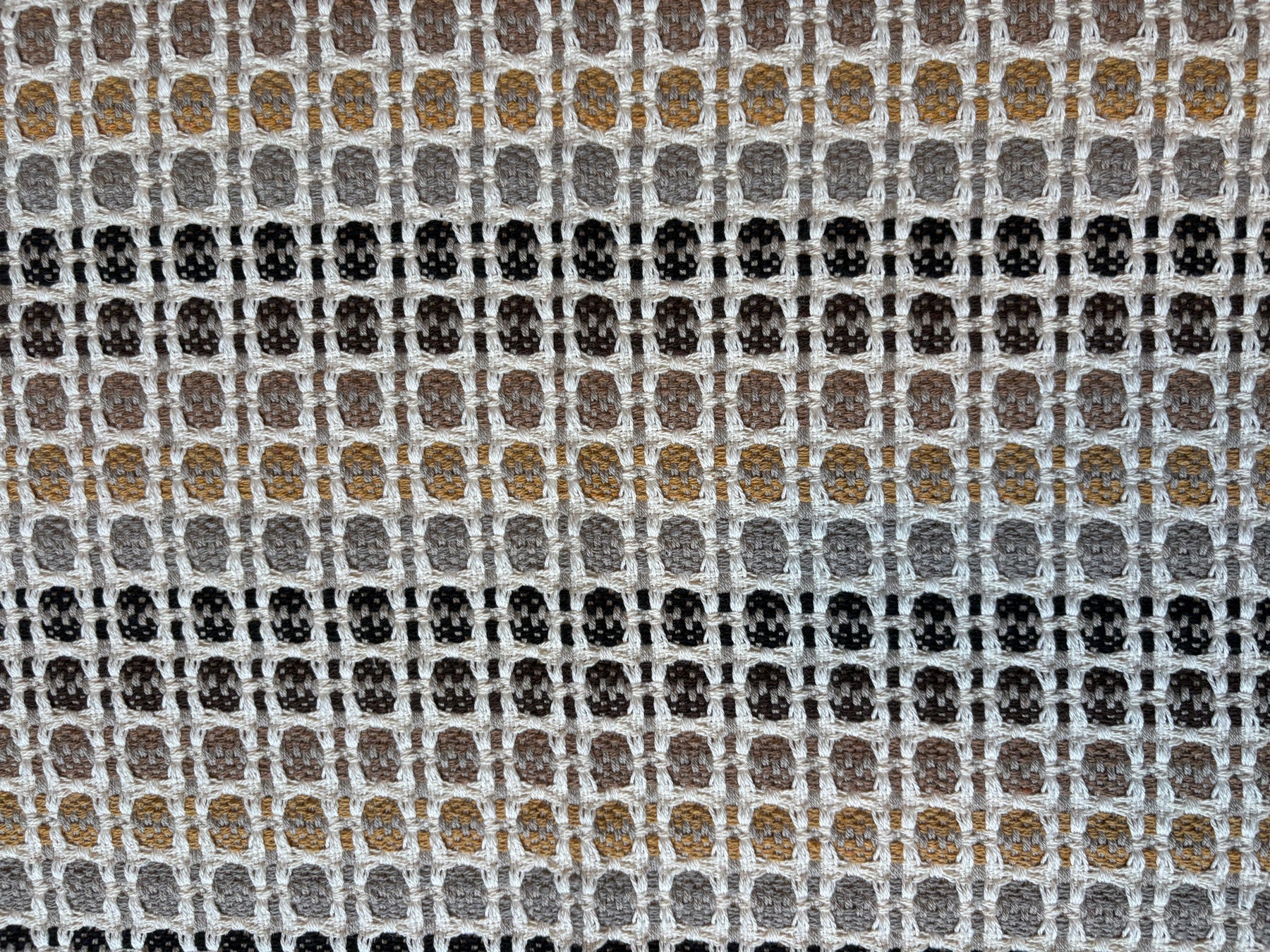 Tapete Individual Indiano Cinza, Preto e Mostarda - 48 cm x 70 cm