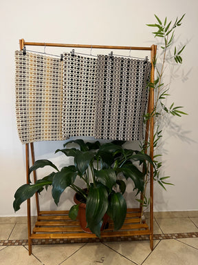 Tapete Individual Indiano Cinza, Preto e Mostarda - 48 cm x 70 cm