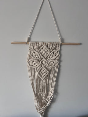 Macramê Painel Porta Vaso Flor Cru - 86cm x 36,5cm