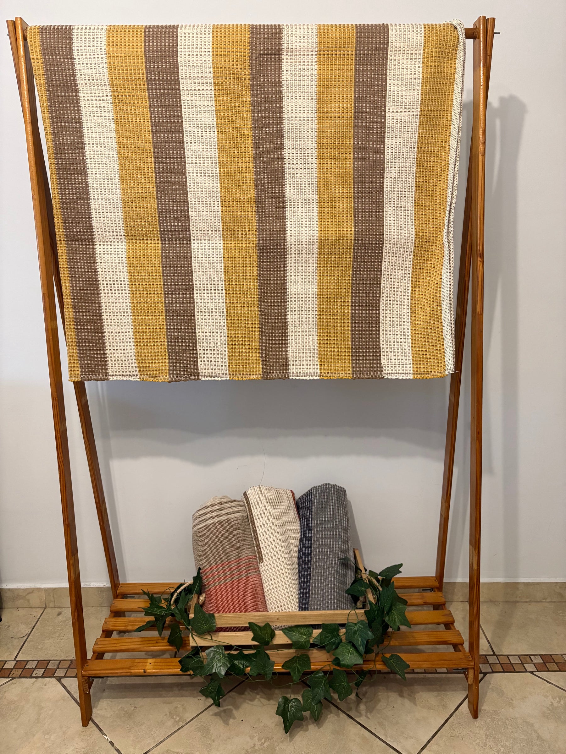Tapete de Sala Amarelo Listrado em Algodão -  2,00m x 1,50m