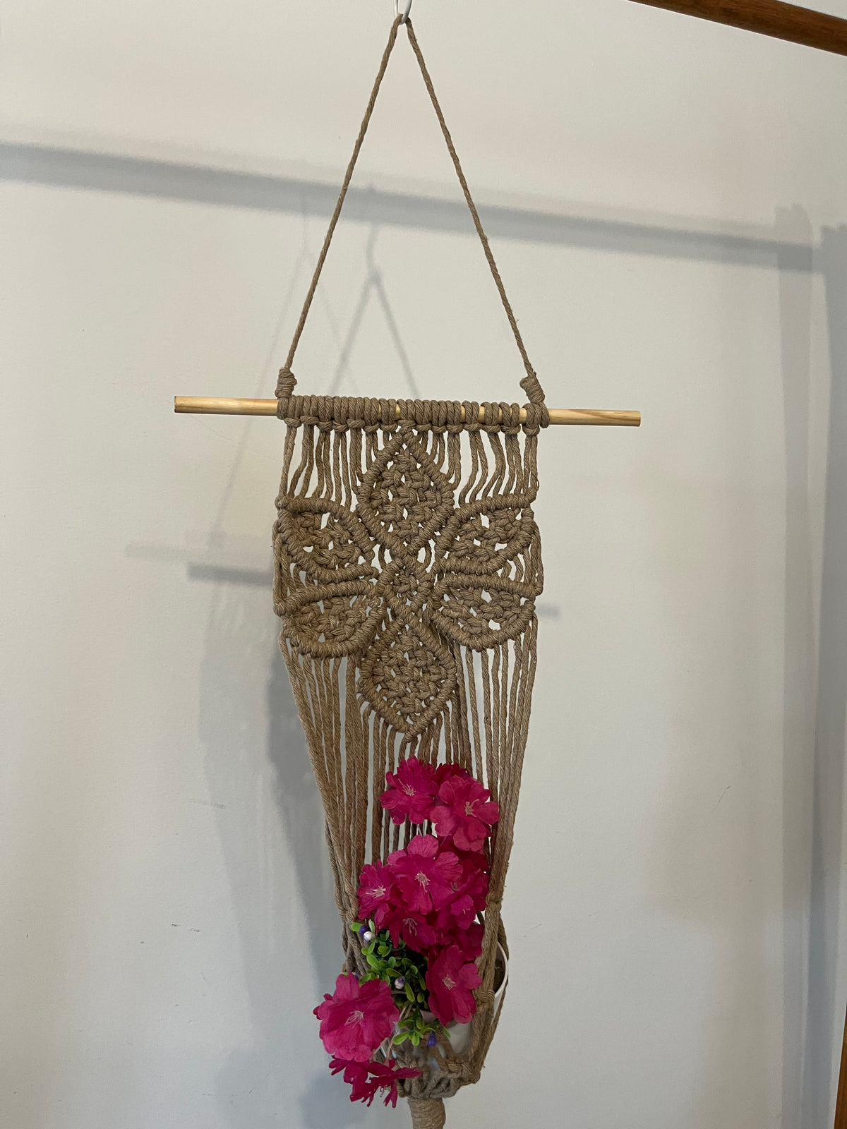 Macramê Painel Porta Vaso Flor Marrom -92cm x 30cm