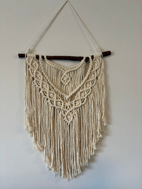 Macramê Painel Grande Cru Galho Natural - 75cm x 40cm
