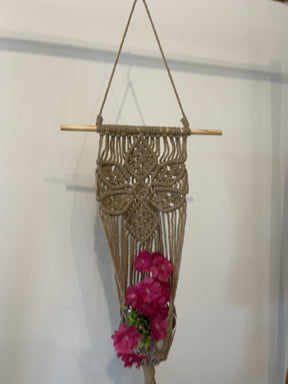 Macramê Painel Porta Vaso Flor Marrom -92cm x 30cm